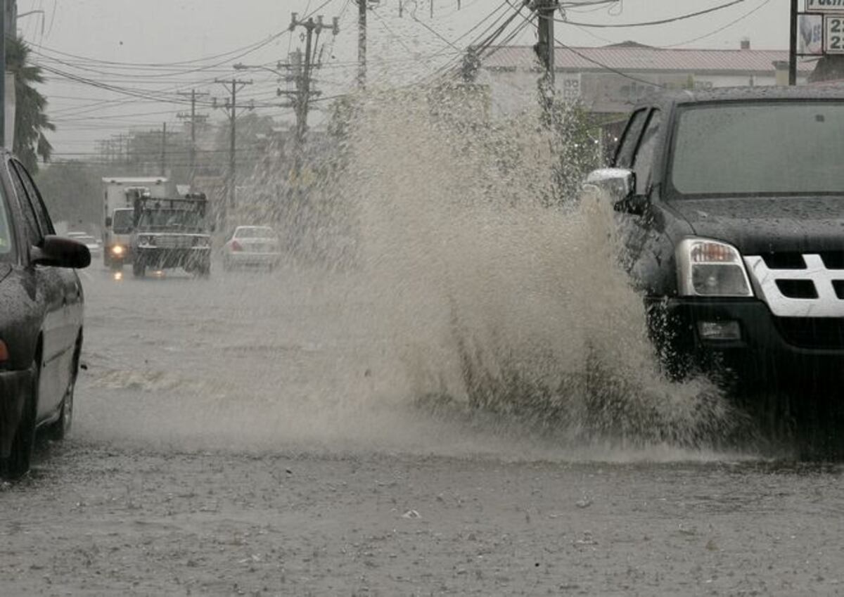 Extienden aviso de prevención por el paso de onda tropical  que genera lluvias a nivel nacional