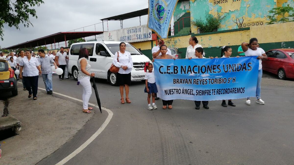 Doloroso. Le dan el último adiós a niño de 11 años que fue arrollado en La Chorrera