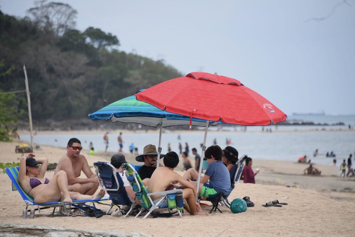 Panameños se van a las playas, tras finalizar la cuarentena total este  fin de semana