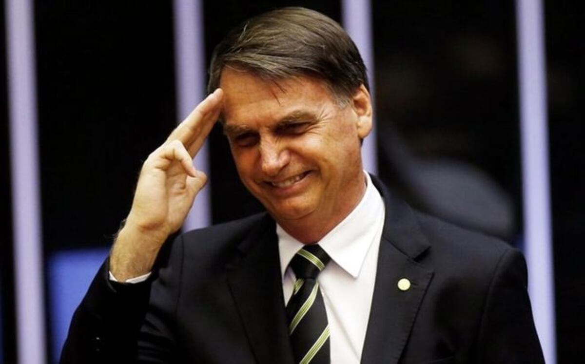 Bolsonaro elogia a militar que ordenó torturas en Brasil