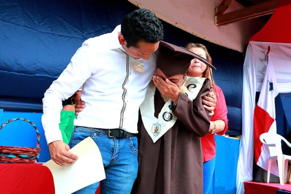 Los hacen llorar. Así reaccionaron los tres estudiantes de mayor índice en Guna Yala. Entérese por qué