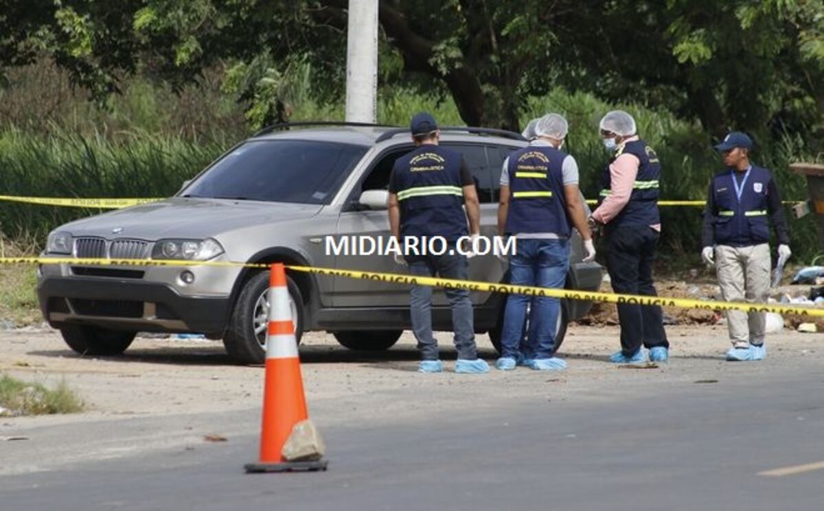 Macabro. 5 tiros en la cabeza le dieron a mujer que llevaban en el maletero