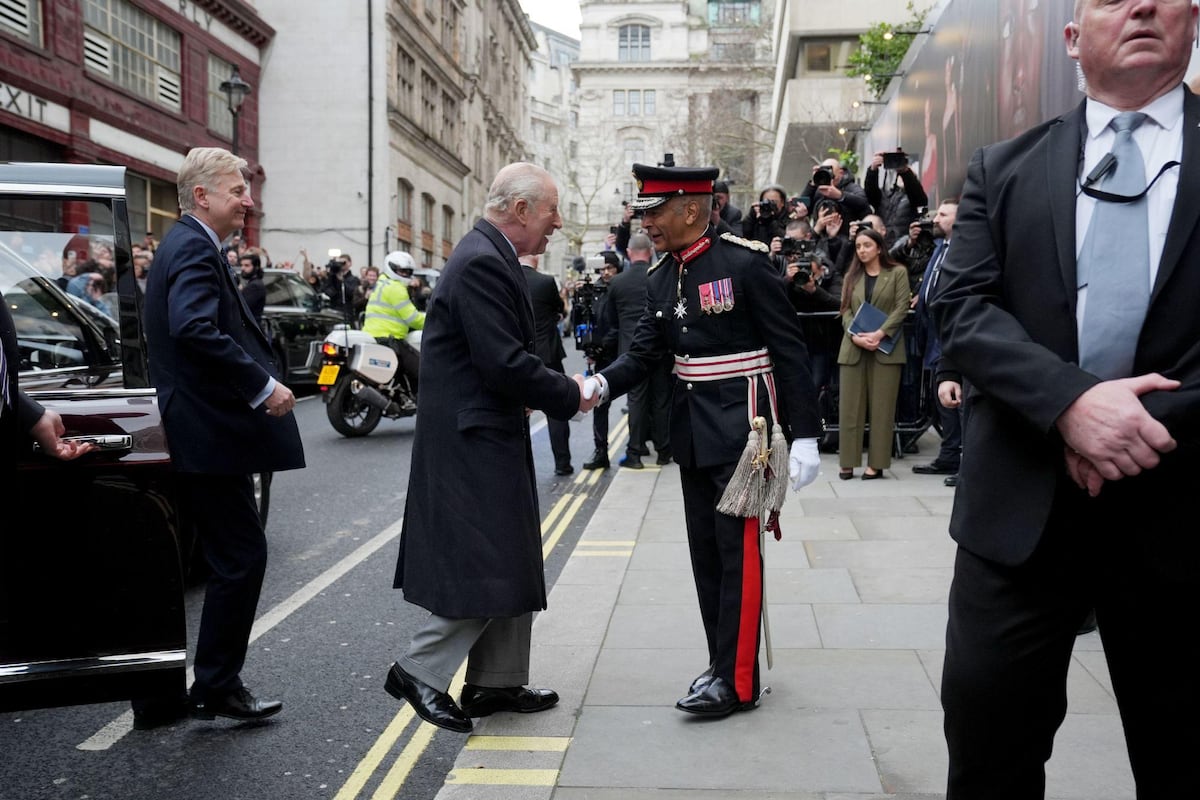 Carlos III expresa su ‘profunda preocupación’ por la detención de su hermano Andrés
