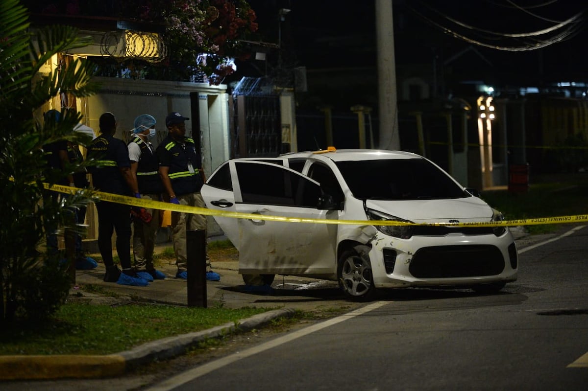 Crimen en Parque Lefevre. Hombre recibió varios tiros por su propio acompañante del auto