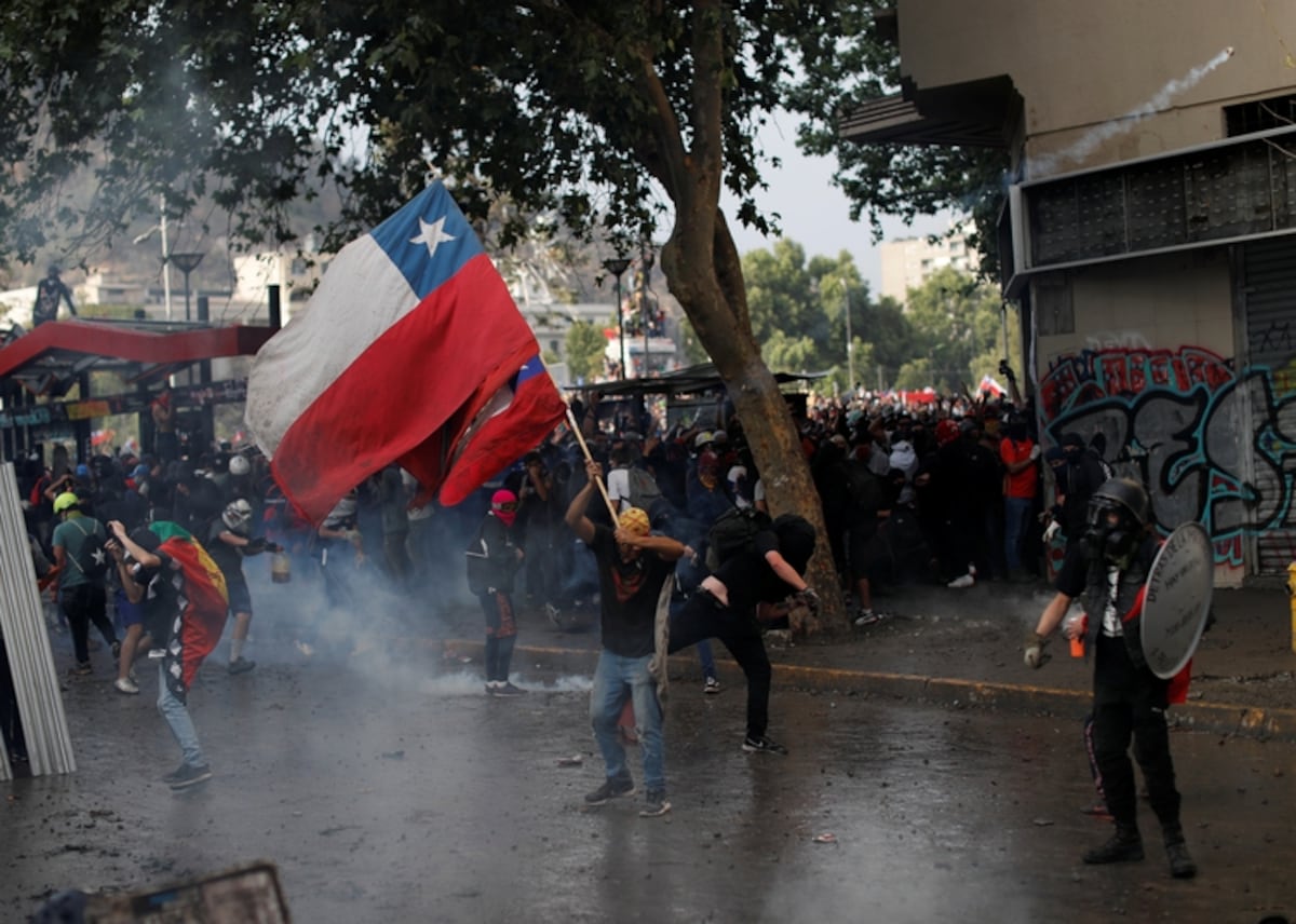 Así fue el sismo que sacudió a Chile en plena protesta | Video