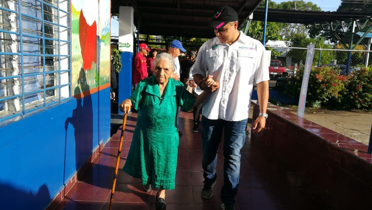 Con 101 años de edad y fue a votar