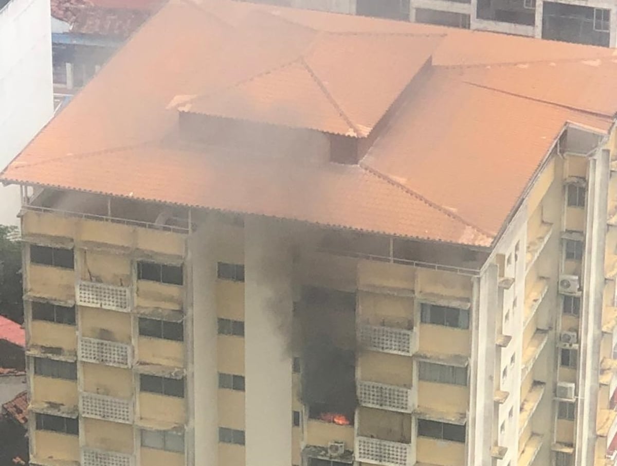 Fin de semana candela en Parque Lefevre y en La Cresta, los bomberos evitan una tragedia mayor