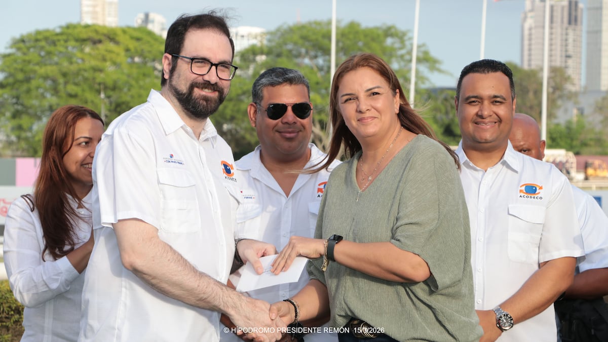‘Sol Victoreado’ gana en foto final carrera dedicada a Acodeco