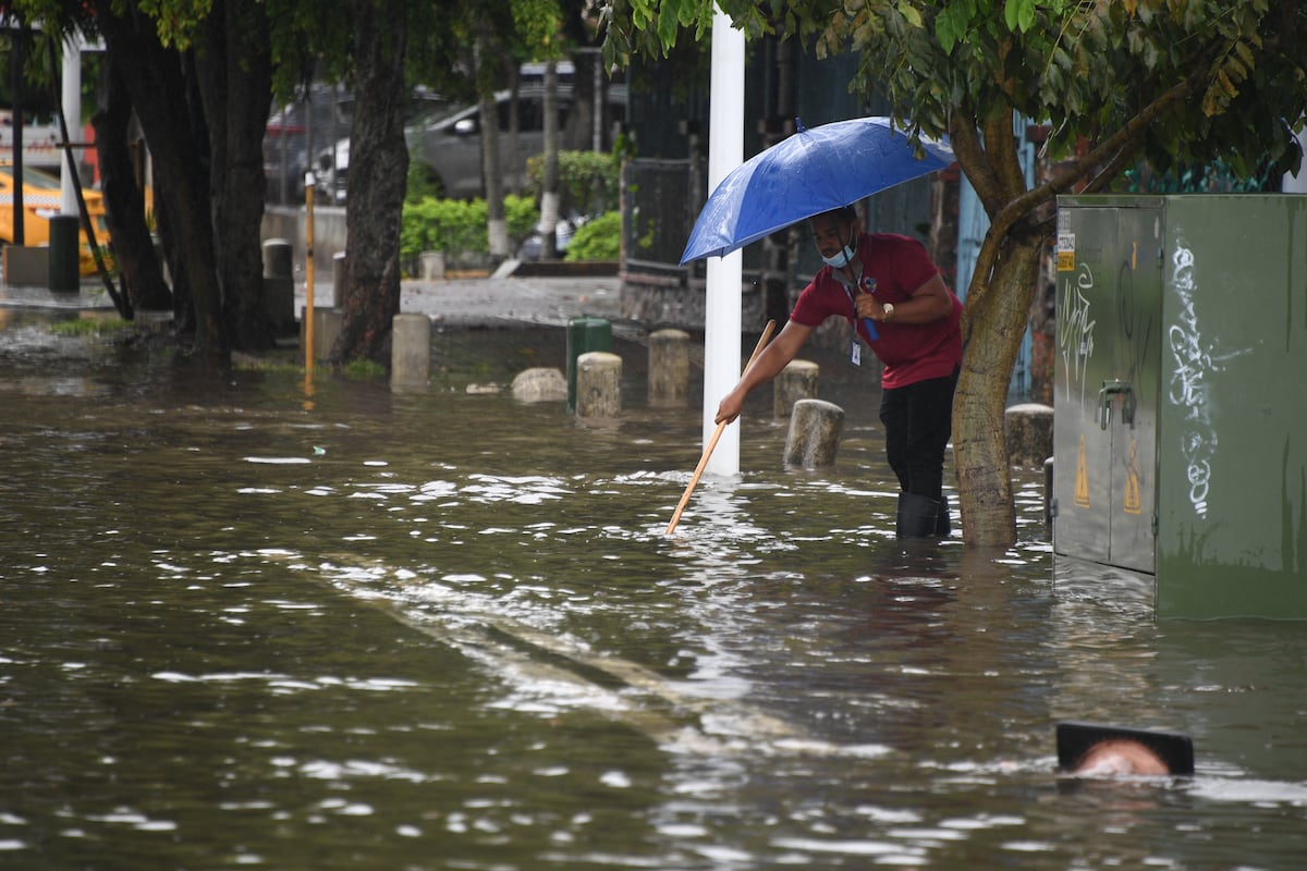 Sinaproc hace advertencia por el desplazamiento de la Onda Tropical #1 