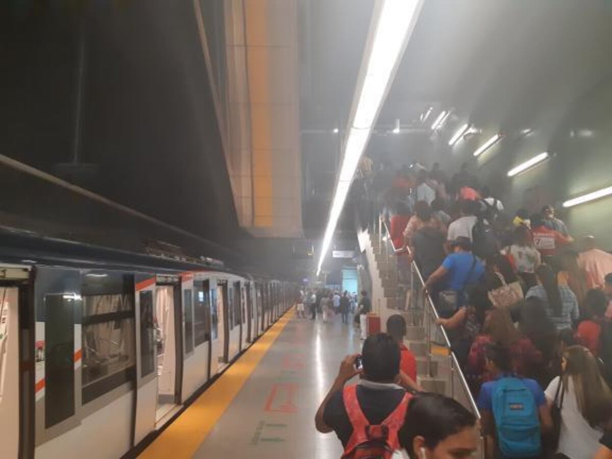 Falla en el frenado. El Metro explica qué generó el humo. Se restablece el servicio