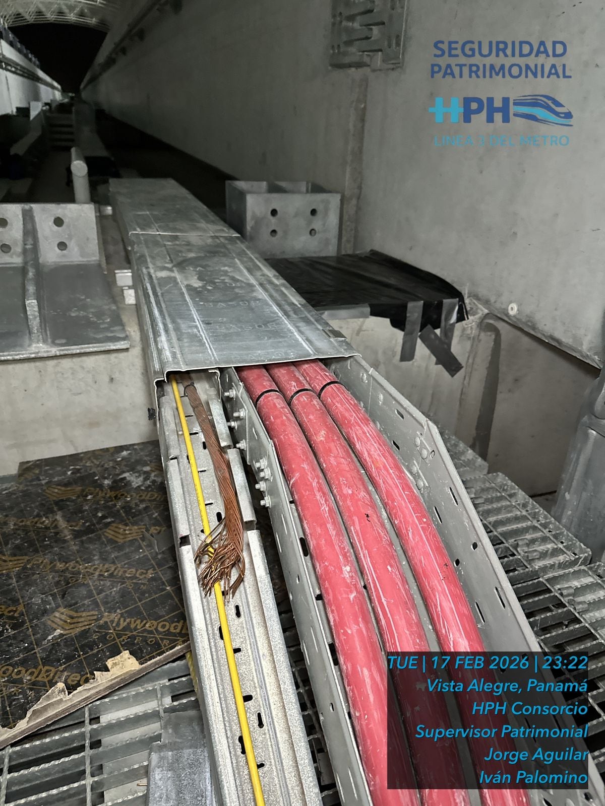 Caen tres en plena faena: los sorprenden presuntamente hurtando cables de la Línea 3 del metro 