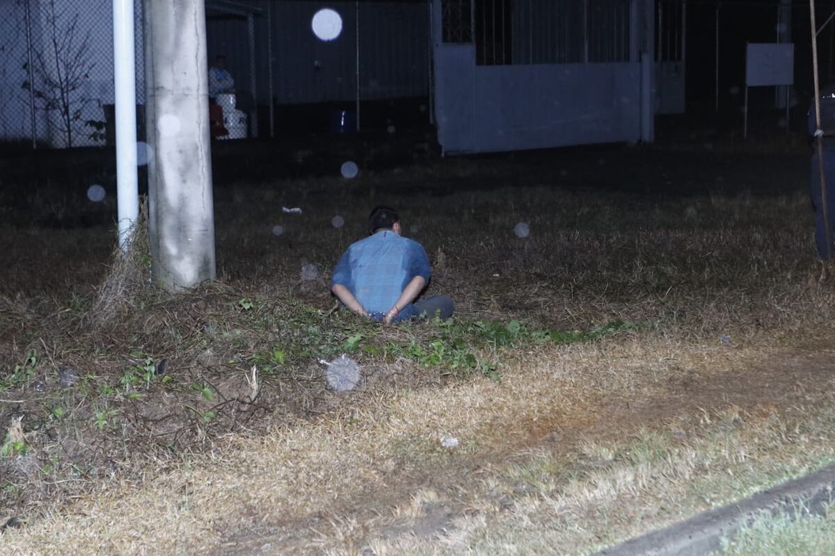 Tuvieron que salir huyendo del baile de Ulpiano Vergara cuando se formó una balacera