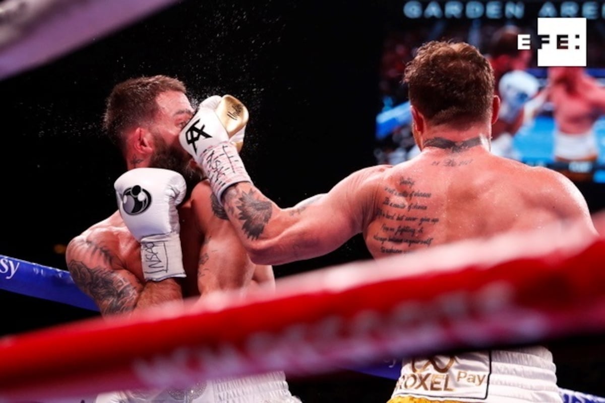 Canelo noquea a Plant y hace historia. Revela lo que le dijo a su rival tras el combate. Video