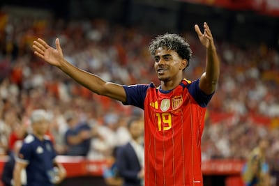 Lamine Yamal mete presión por el Balón de Oro con un doblete ante Croacia