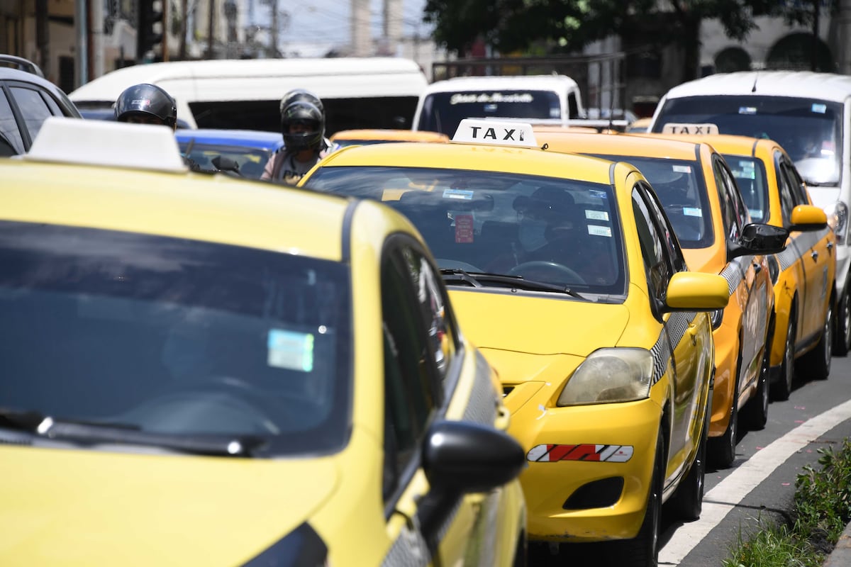 Retirarán placas de transporte público con emisión anterior a 2023 a partir de octubre