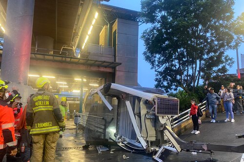 Un muerto y 20 heridos deja la caída de una cabina del Metrocable de Medellín
