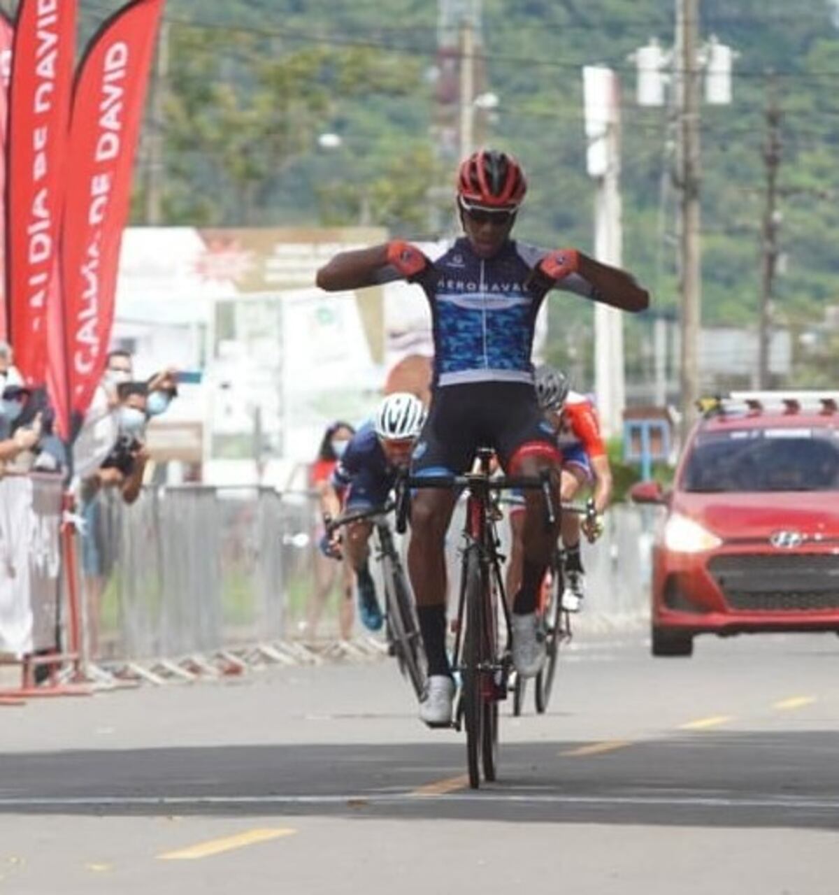 Jurado gana la primera etapa y es líder en la Vuelta a Chiriquí