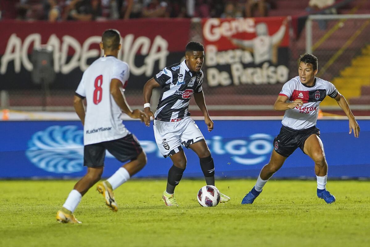 Campeón en aprietos. Tauro obligado a quitarle el invicto al Sporting en Los Andes