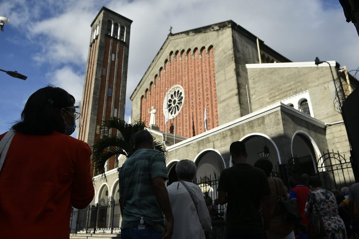 Impactante. Se esperan milagros. Réplica exacta de la casa de Don Bosco y  hueso del brazo con el que bendecía, impresionan a devotos en Panamá