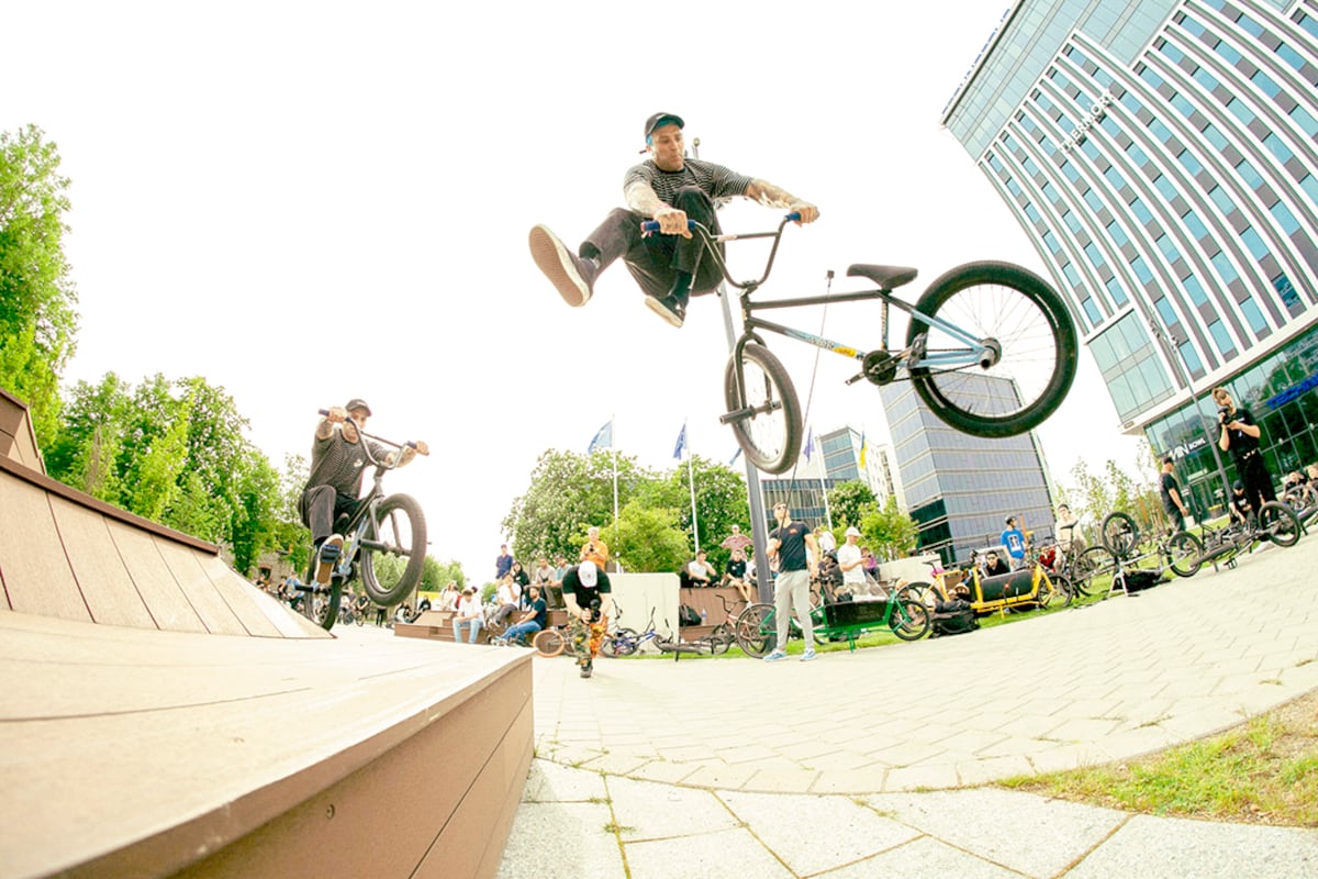 ¿Sin frenos? BMX Street: La revolución que ha inspirado generaciones que con acrobacias han conquistado las calles. 