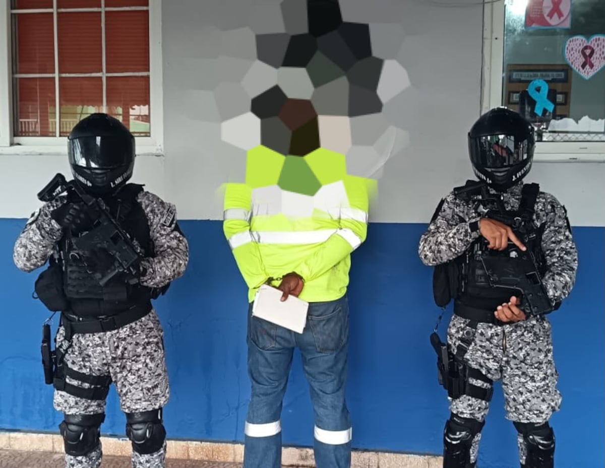 En verde neón llegó al cuartel: Lo aprehenden en Veracruz por oficio ligado al tráfico internacional de drogas