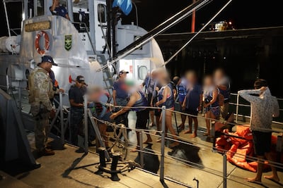 Noche de angustia cerca de Taboga: rescatan a 18 personas agrupadas en el mar tras hundirse un catamarán + VIDEO