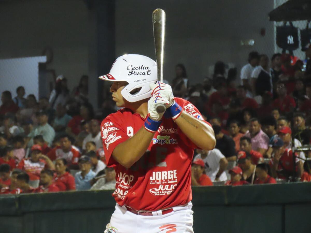 Luis Escudero hace historia: ¡Conquista la Triple Corona del Béisbol Juvenil 2025!