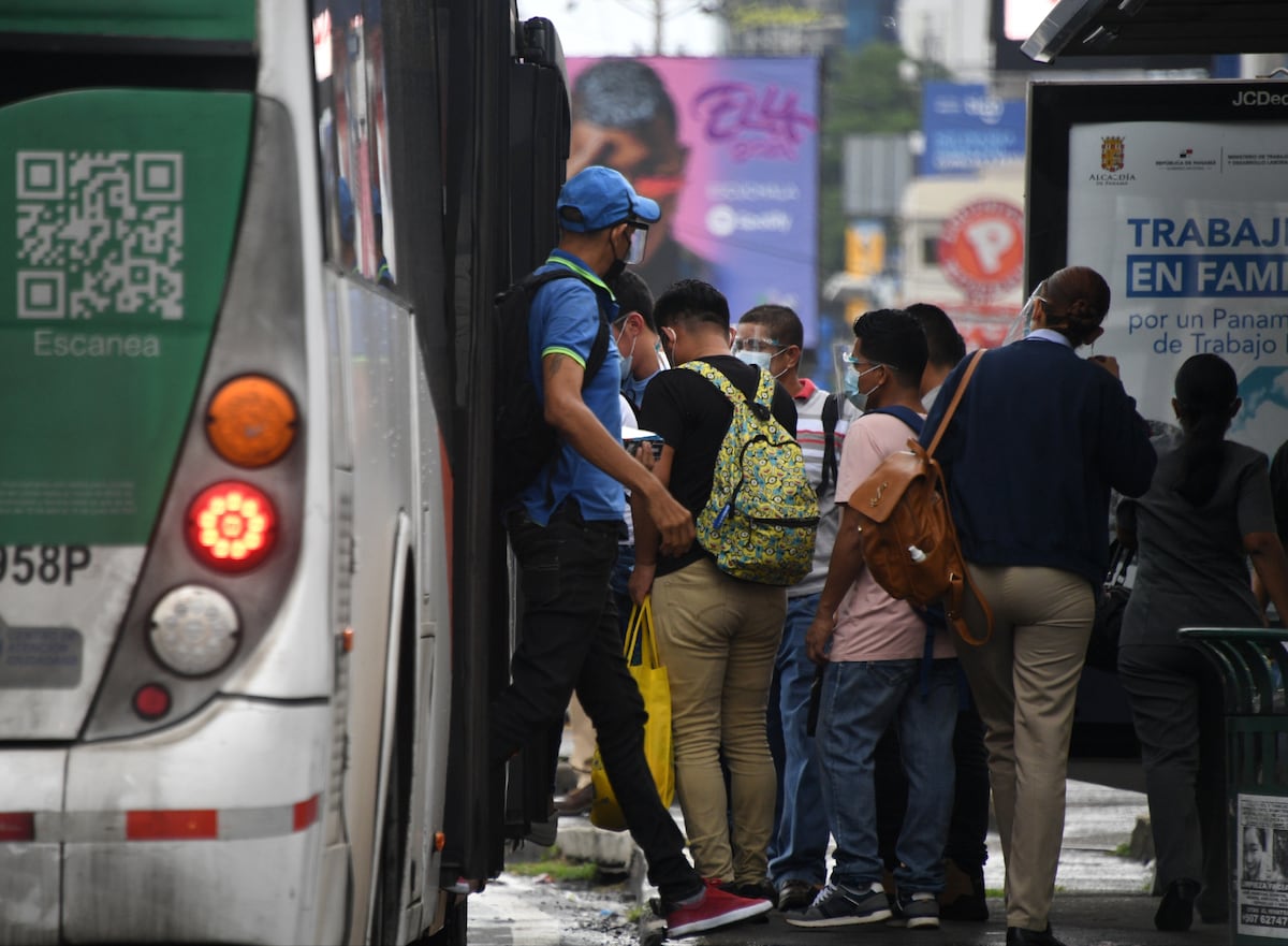 Ya es oficial. Eliminan el uso obligatorio de mascarillas en transportes públicos