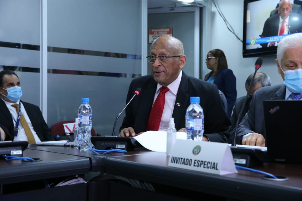 Ministro Alexander sustenta presupuesto general del 2023, los afecta el pago de leyes especiales