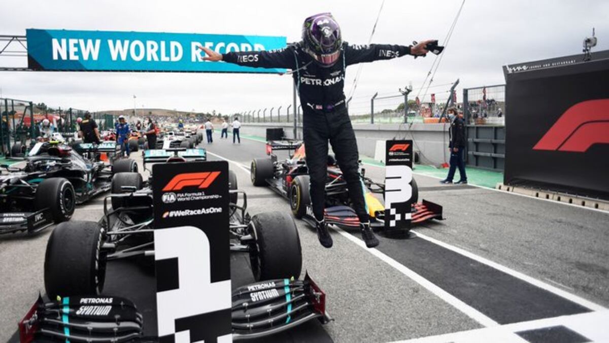 Hamilton gana en Portugal y supera récord de Schumacher