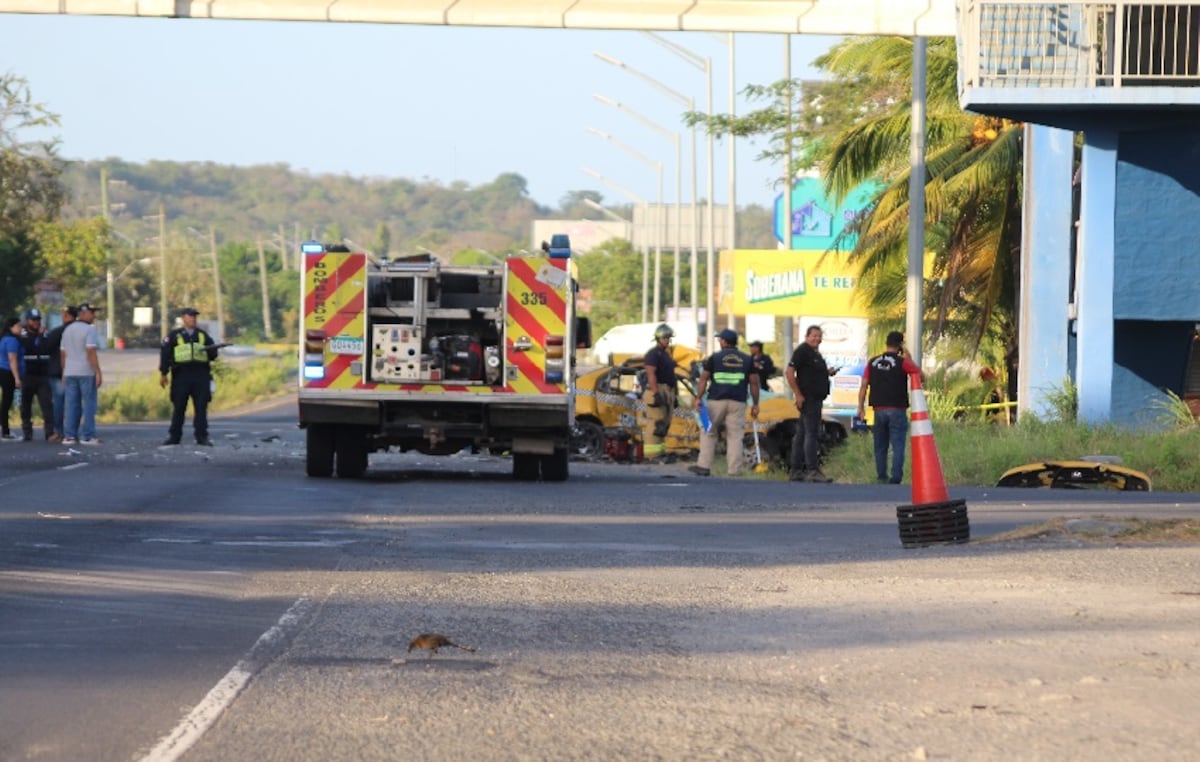 Fatal choque entre pick-up y deja tres muertos en Cabuya