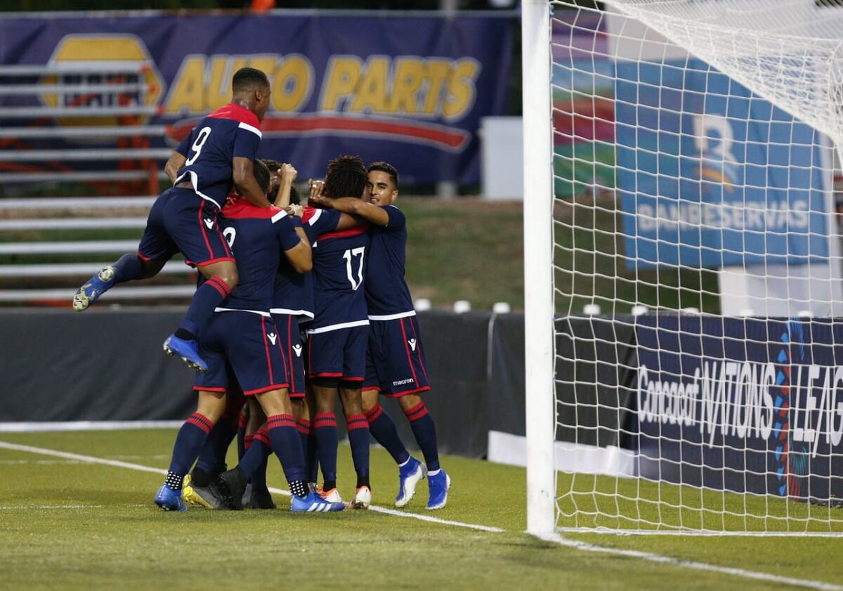 El Salvador cae ante Dominicana y aumenta la esperanza de Panamá