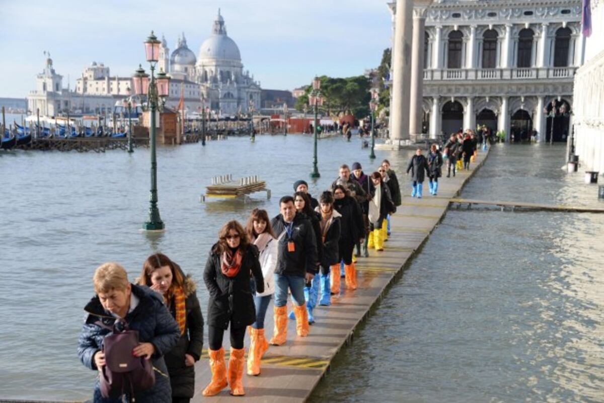 Navidad con el agua hasta el cuello, alta marea ahoga a Venecia