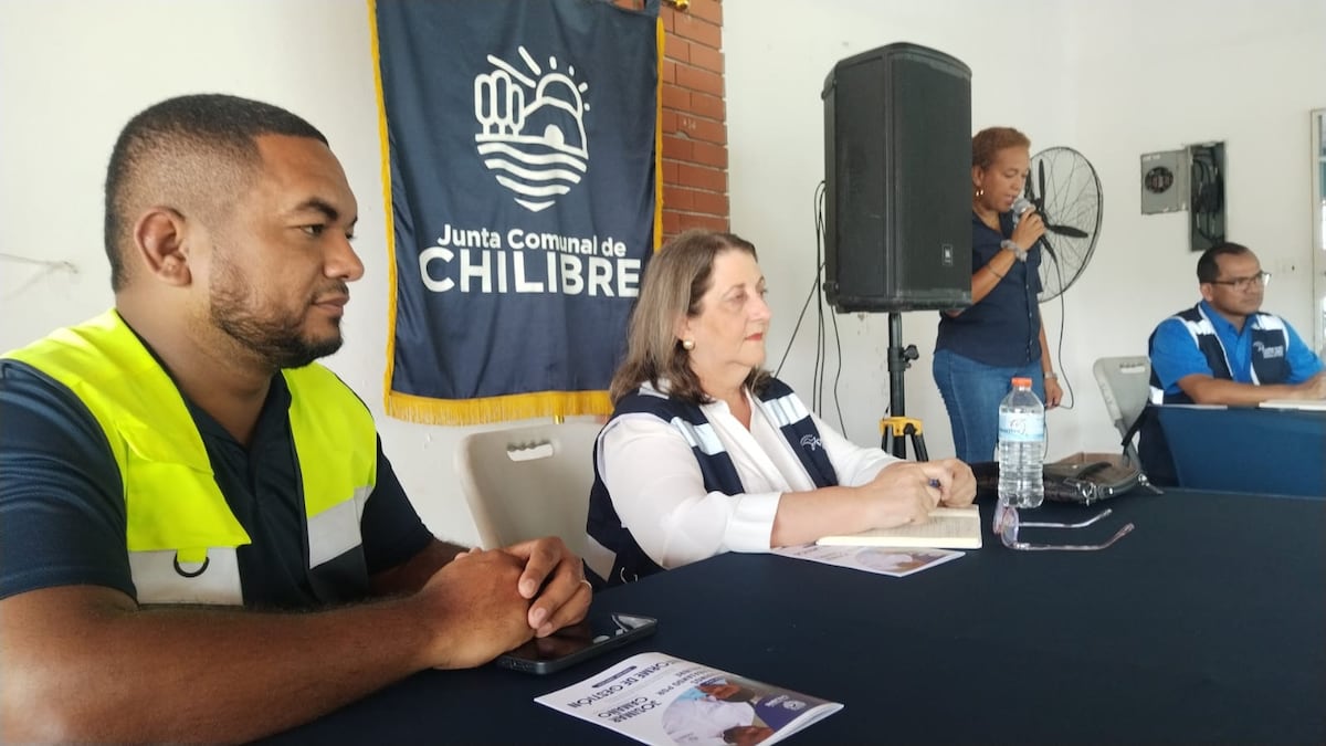 Chilibre alza la voz ante la Defensora por agua, salud y malos olores