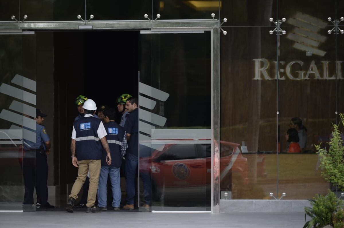 Pánico: Se desprende elevador en PH Regalia en Costa del Este y deja 11 lesionados | VIDEO