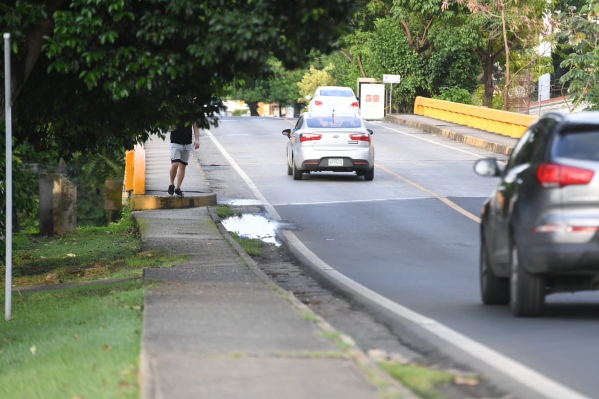 Hombre es encontrado sin vida debajo del puente Santa Elena