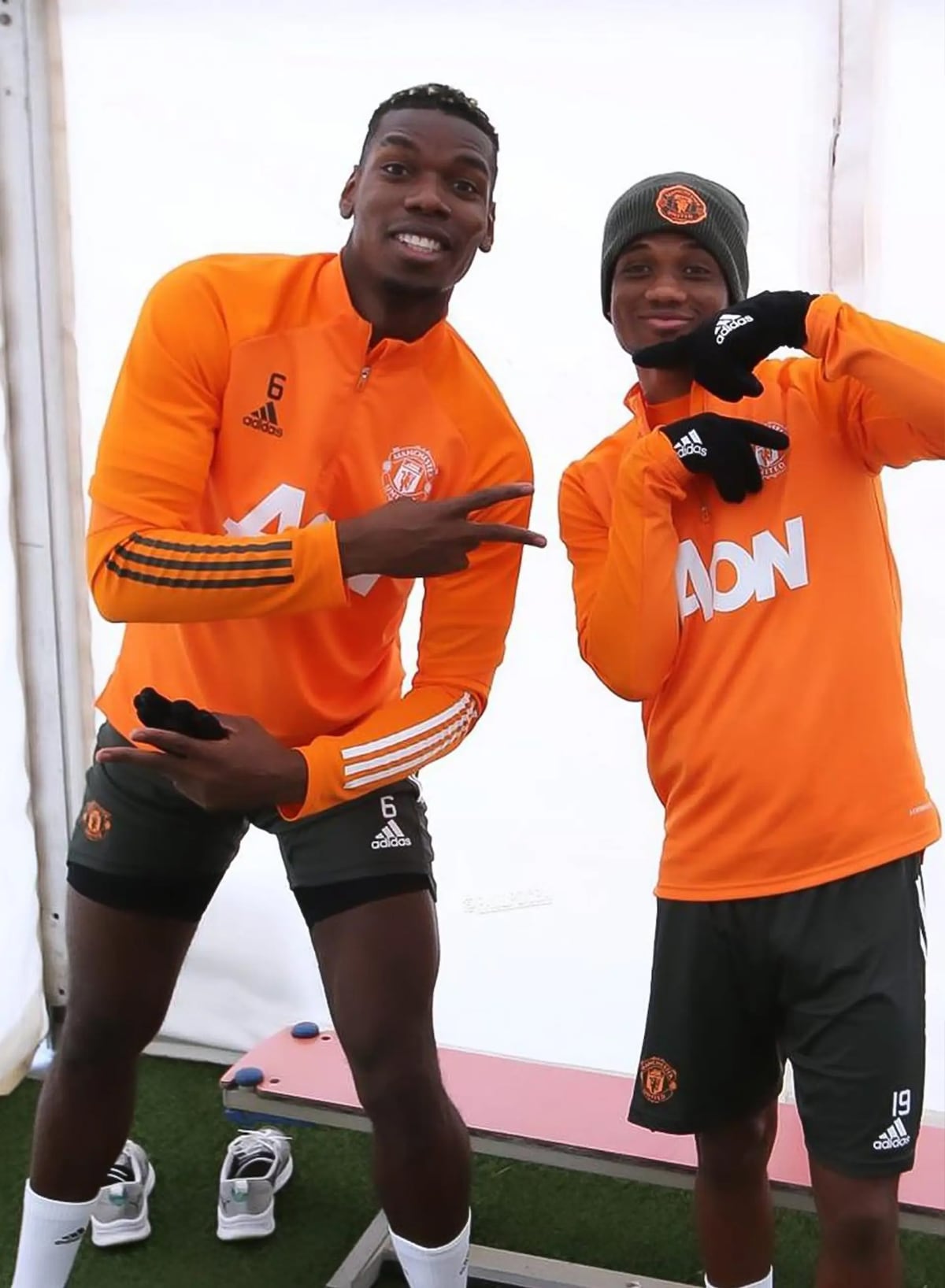 ¿Pogba regresa al Manchester United? El francés desata rumores con un misterioso mensaje en redes sociales