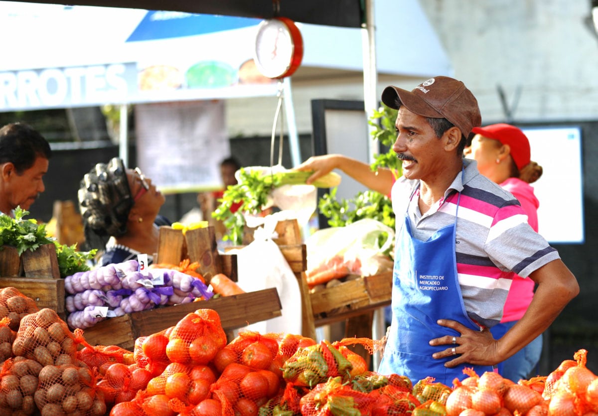 Productos frescos y salud gratis: Feria de Alimentos en Calidonia