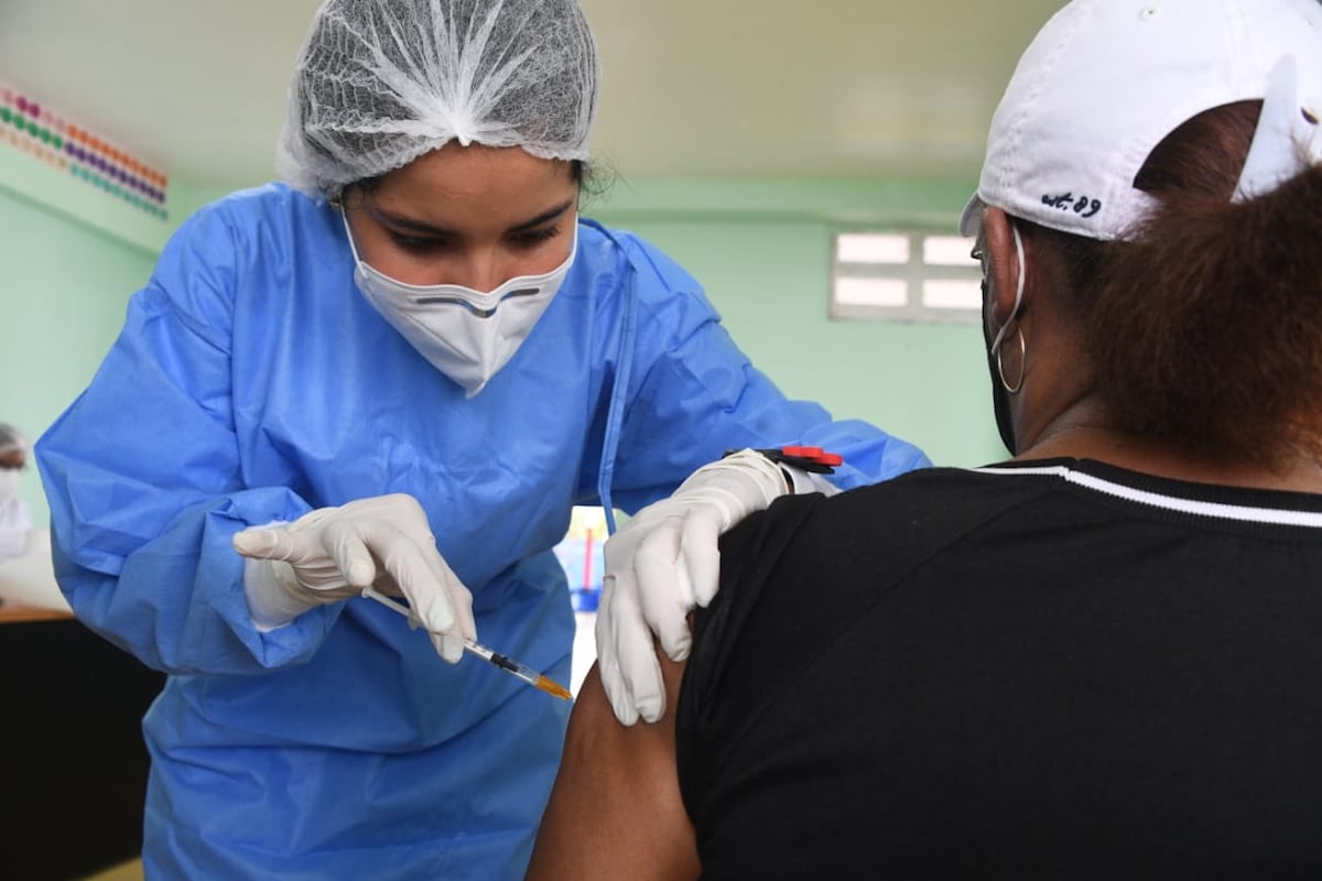 Más de 620 mil dosis de la vacuna contra el coronavirus se han aplicado en Panamá 