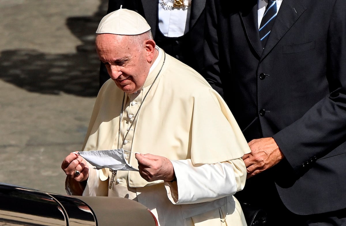 Papa Francisco pide orar por las víctimas de la covid-19