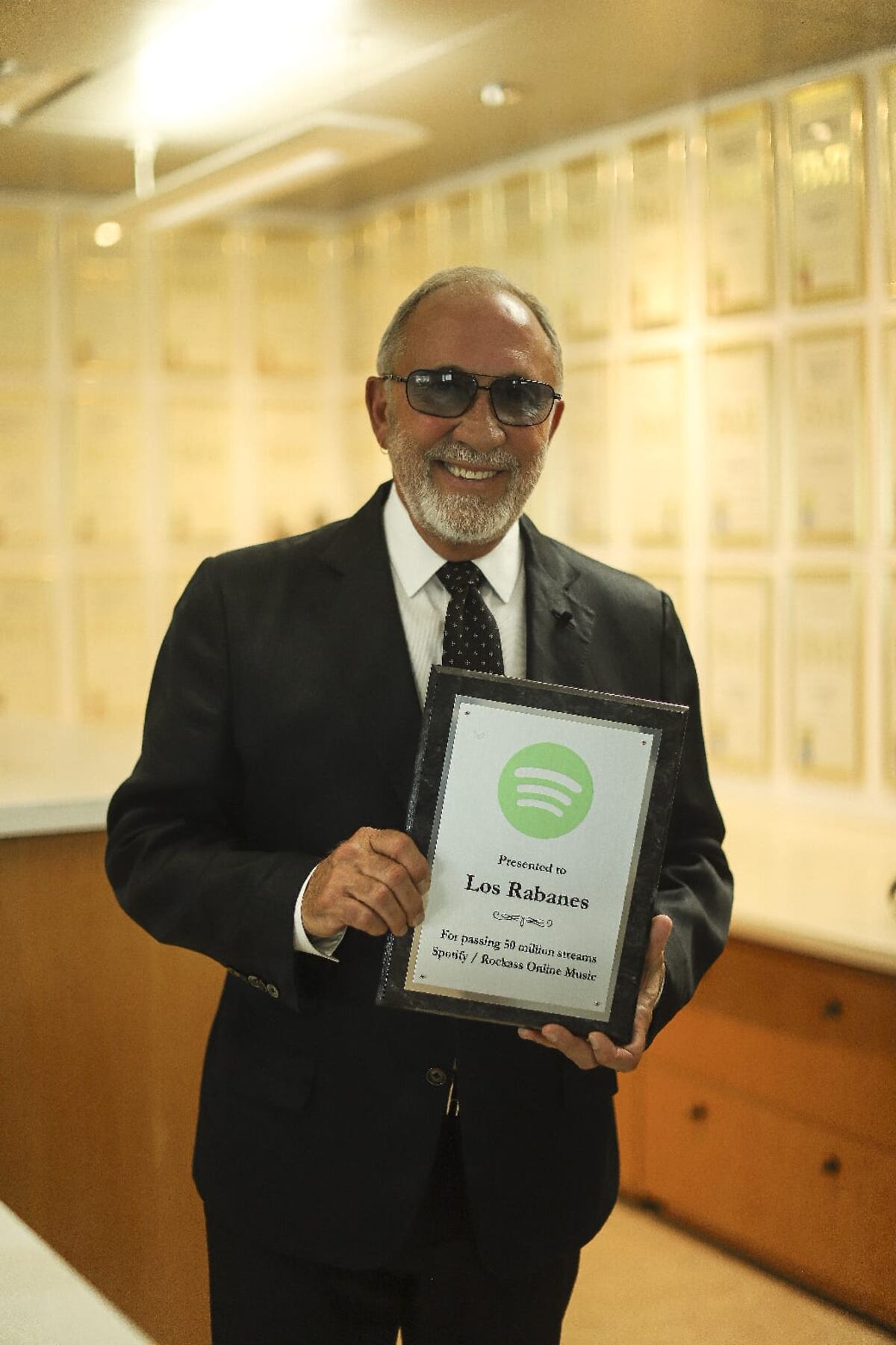 Los Rabanes reciben placa por sus 50 millones de streaming en Spotify 