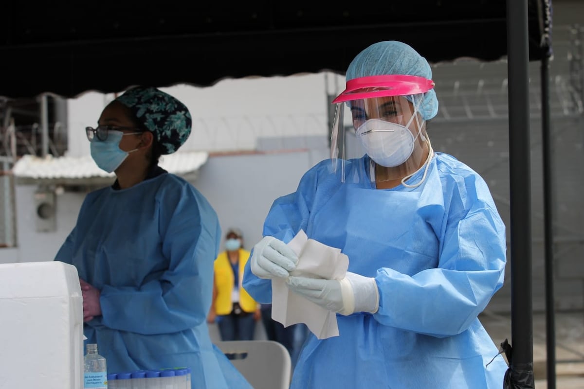 Practican nuevo método para detectar covid-19 en Panamá. Y viene prueba de aliento tipo guarómetro. Video