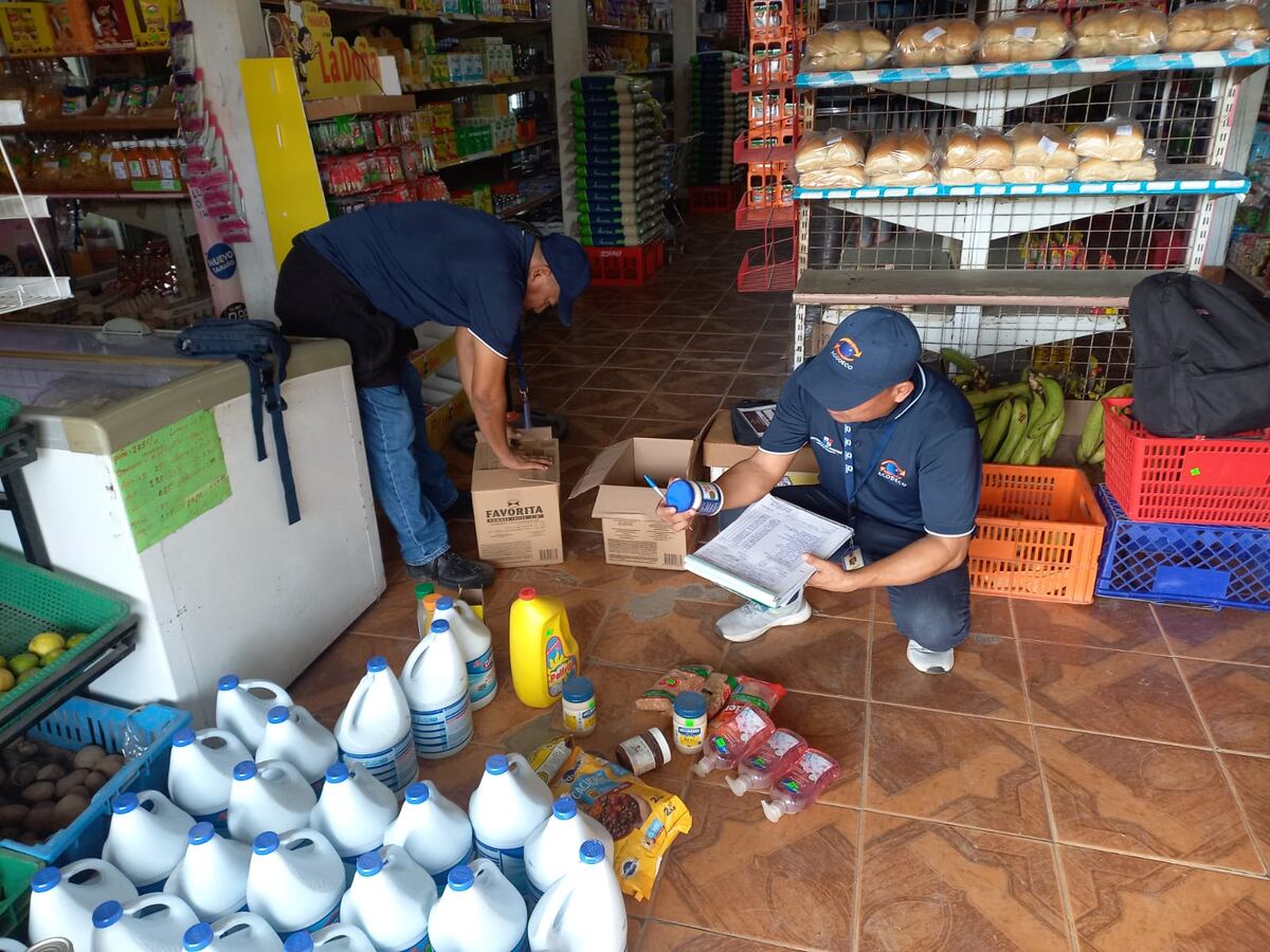 Comercios vendían productos vencidos y la Acodeco les cayó en Bocas del Toro