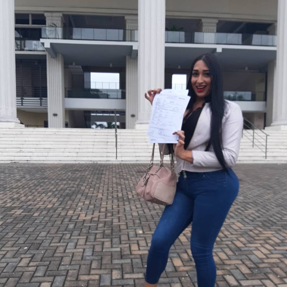 Mujer trans hizo proceso legal para cambiarse el nombre en Panamá y lo logró 