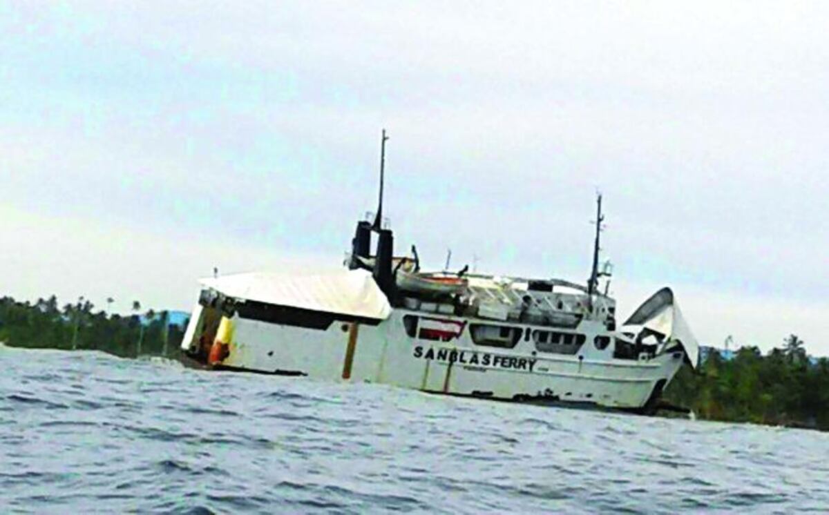 Barcos encallados afectan corales isla Widsudub