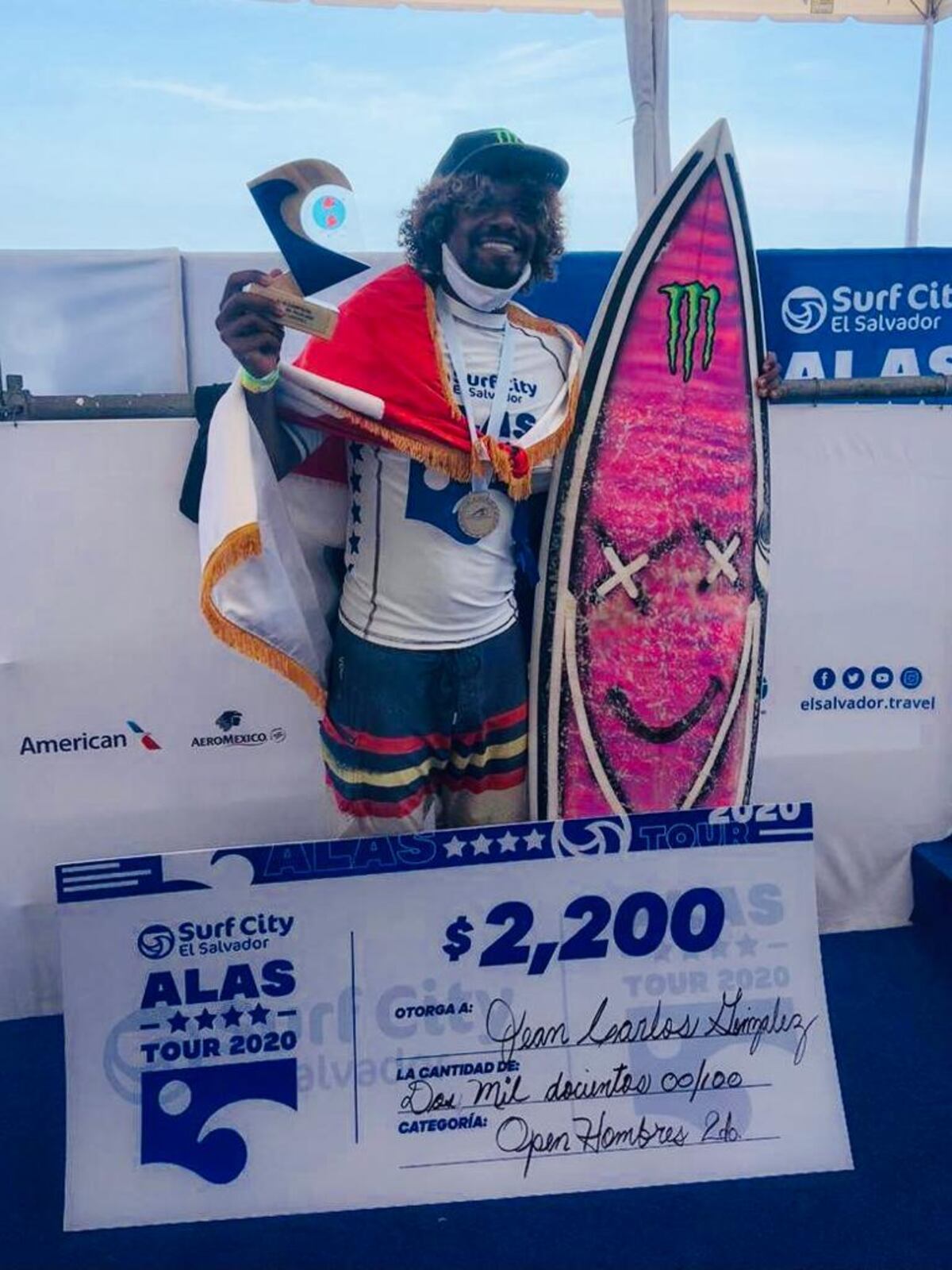 Panameño ‘Oli’ Camarena queda subcampeón en Torneo Latinoamericano de Surf