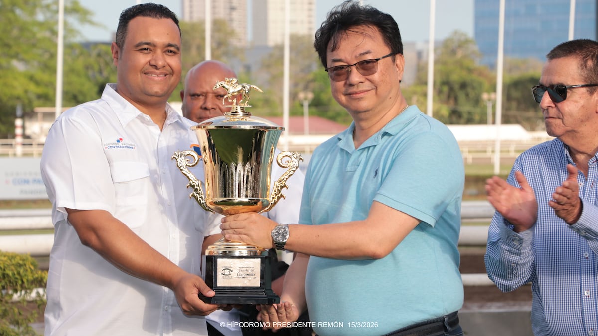 ‘Sol Victoreado’ gana en foto final carrera dedicada a Acodeco