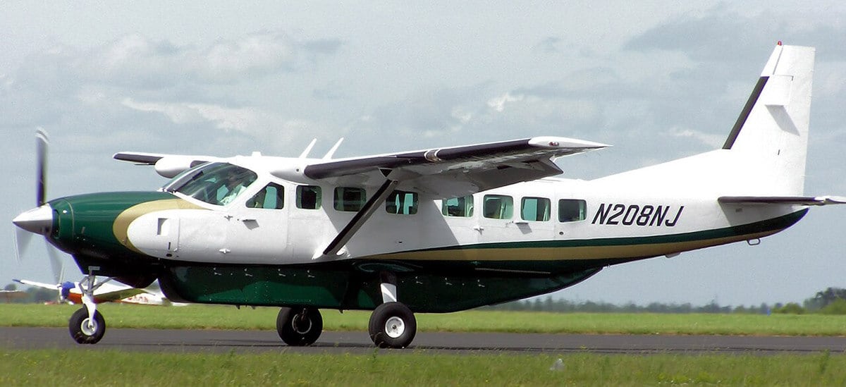 Avión con 10 personas a bordo desaparece en Alaska