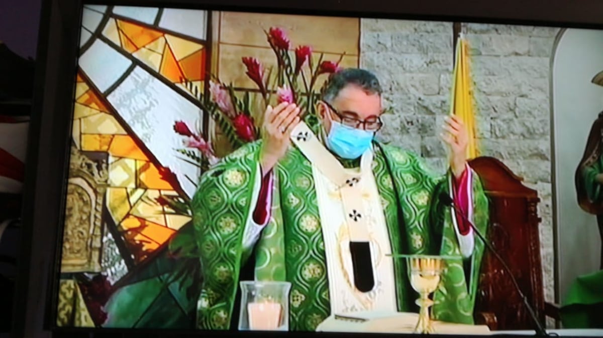 Monseñor Ulloa fustiga los carnavales virtuales con tanto luto por covid. Y adelantó que habrá una imposición de cenizas en auto express y no se pondrá en la frente