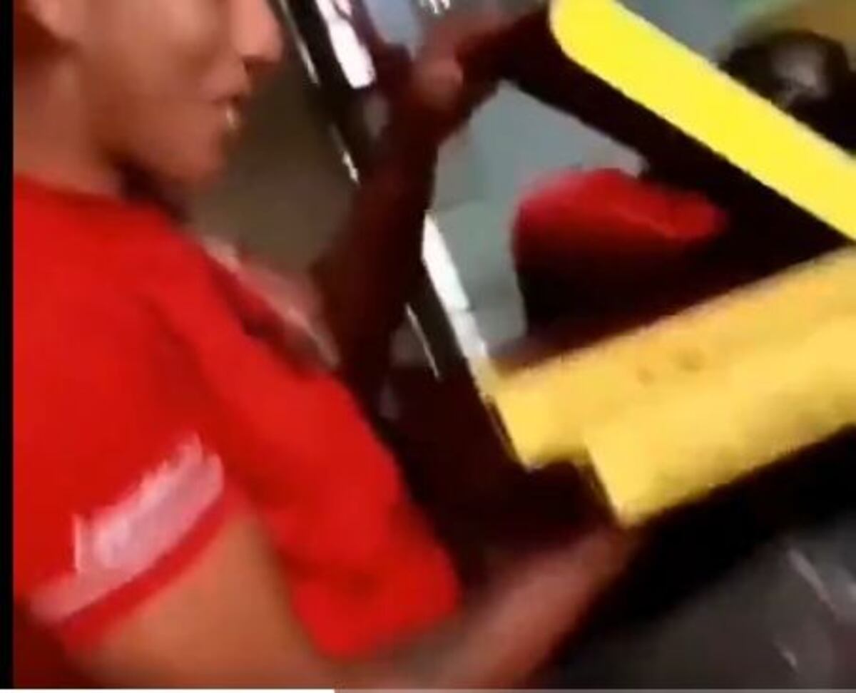 Tras video viral que muestra a un motorizado goloseando una pizza que iba a entregar, Ministerio de Salud se pronuncia